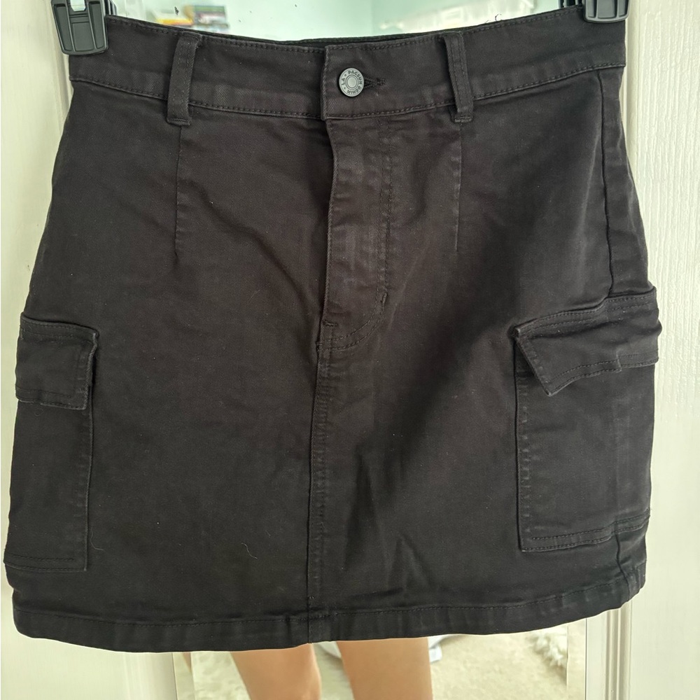 Black Pacsun cargo skirt
